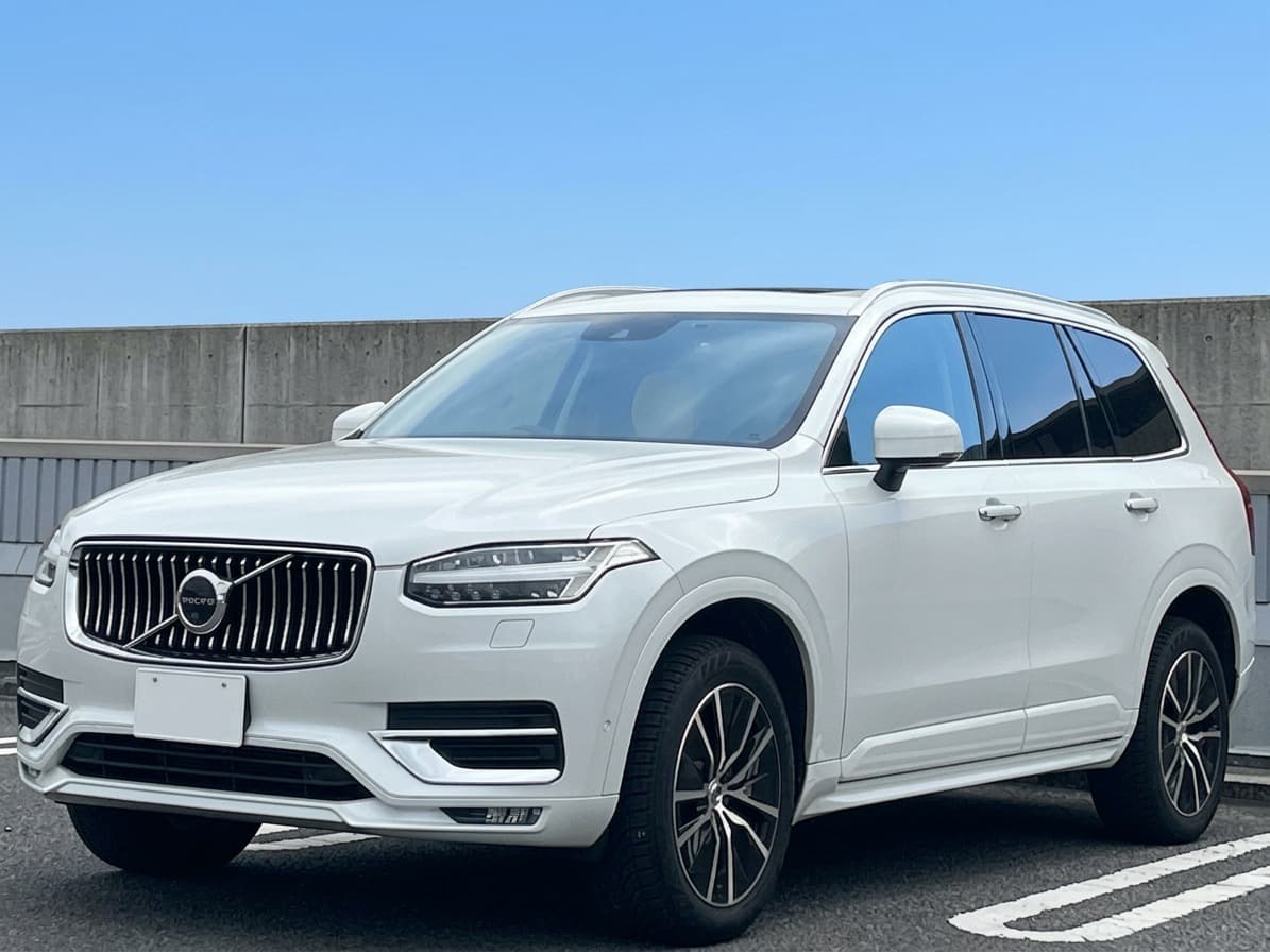 Volvo XC90 B5 AWD Momentum 2021年式